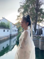 -一揽芳华汉服旗袍体验馆(拙政园店)