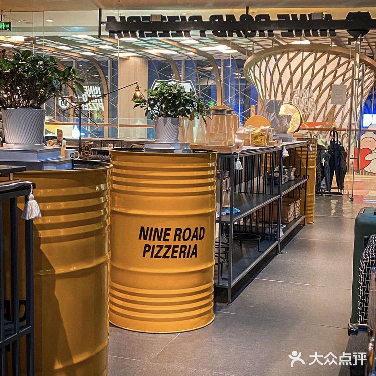 1米长的手工披萨,四种口味一次满足!!