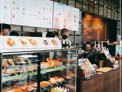 面包甜点陈列柜-星巴克臻选(深圳皇庭广场分店)