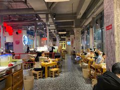 大堂-么肆烤肉·中式自助·烤肉大排档(街道口季佳PAI店)