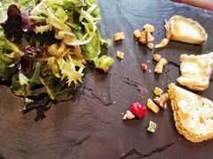 奶酪拼盘配三种干果-卡本妮法餐厅·北京和平宾馆
