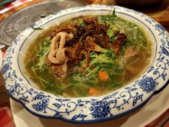 鲜羊肚菌煨豆苗-龙桥私厨·姜花菊花过桥鱼·顺德菜(容桂店)