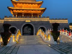 -雪山彩虹谷景区