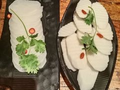 -老牌坊云南鱼豆花火锅(爱建店)