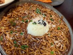黑松露炸酱面-Fuzzy Bistro 浮几韩餐·茶酒馆