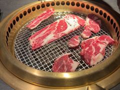 -铭牛烧肉·和牛海鲜自助(高新月牙湖店)