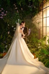 -雪中彩影婚纱摄影·微光艺术中心