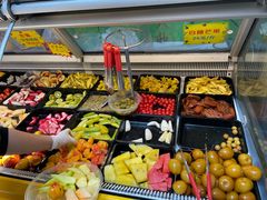 自助取餐区-老炳·七丛松甘草水果