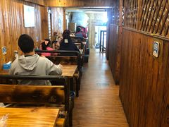 大堂-老东镇啤酒屋海鲜加工·蒸汽海鲜·海鲜烧烤(台东店)