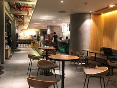 大堂-星巴克(珠海仁恒滨海中心店)
