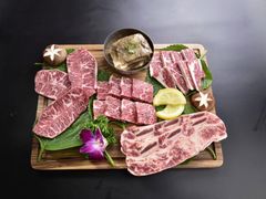 -臻牛烤肉