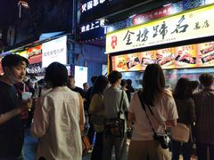 等位区-八一好吃街·高品美食广场