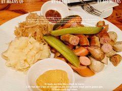 巴伐利亚香肠拼盘-宝莱纳啤酒花园餐厅PAULANER BRAUHAUS Nanjing(广州路店)