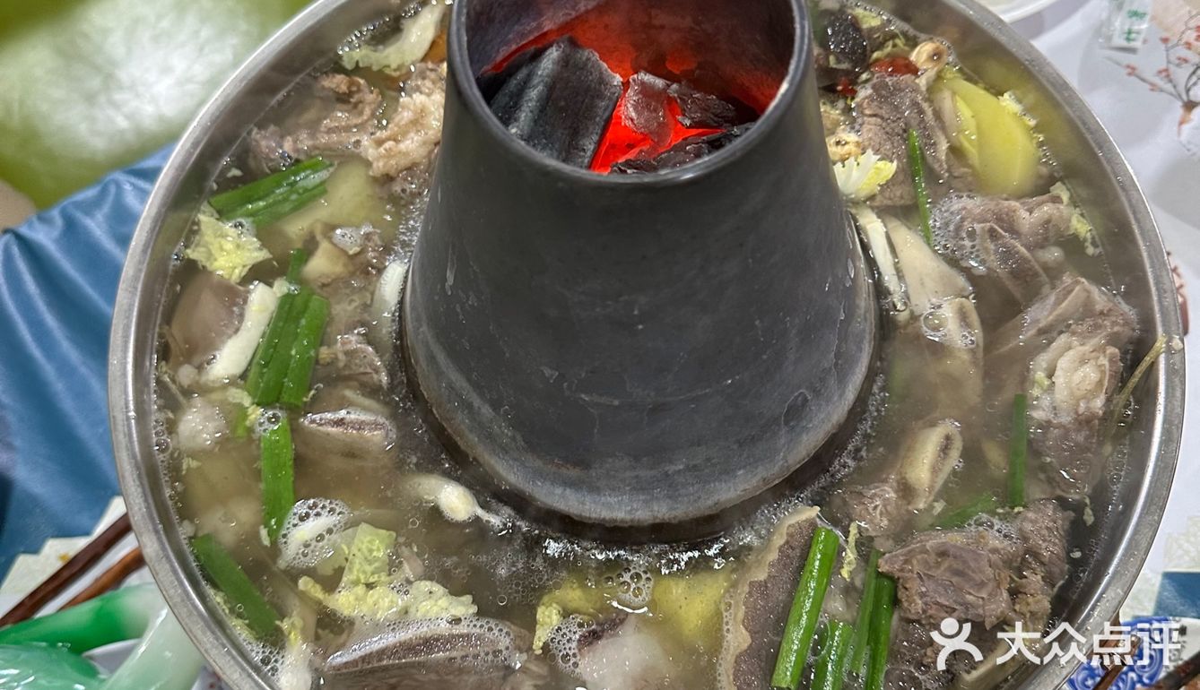 除了各种面片馕碳水怎么能少得了牛羊肉