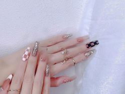 -悦指间美甲美睫