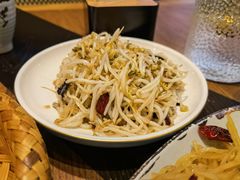 炝炒豆芽-娄三少春饼·烤鸭(合生汇购物中心店)