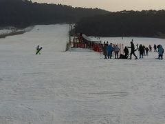 -十三陵雪世界滑雪场