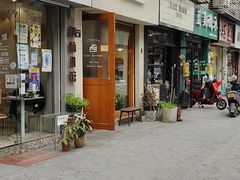 门面-black rainbow coffee