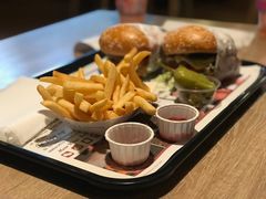 -The Habit Burger Grill 哈比特汉堡(复兴soho店)
