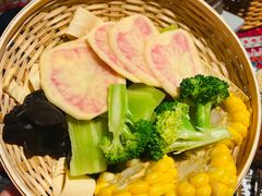 蔬菜拼盘-火塘云南烧烤大排档