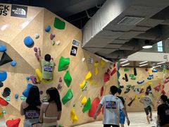 -ROCKPLUS攀岩馆(环宇城店)