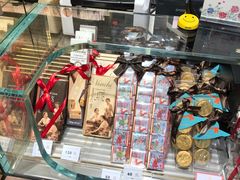 -VENCHI 闻绮(北京国贸商城店)