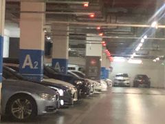 -虹桥天地-停车场