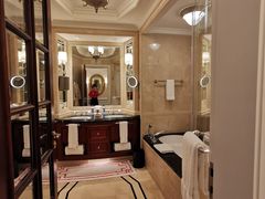 -广州富力丽思卡尔顿酒店