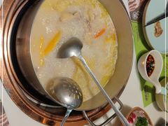 -洪氏嗨捞·猪肚鸡火锅(阳光天地店)