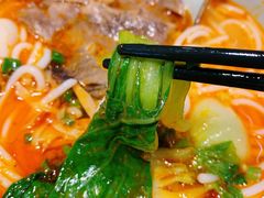 苗家红酸汤牛肉粉-俏凤凰(美林M·LIVE天地东座店)