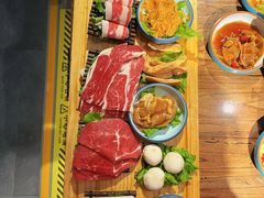全家福十一拼烤肉-明洞阿姨·韩式酱蟹烤肉·创意料理(三元桥店)
