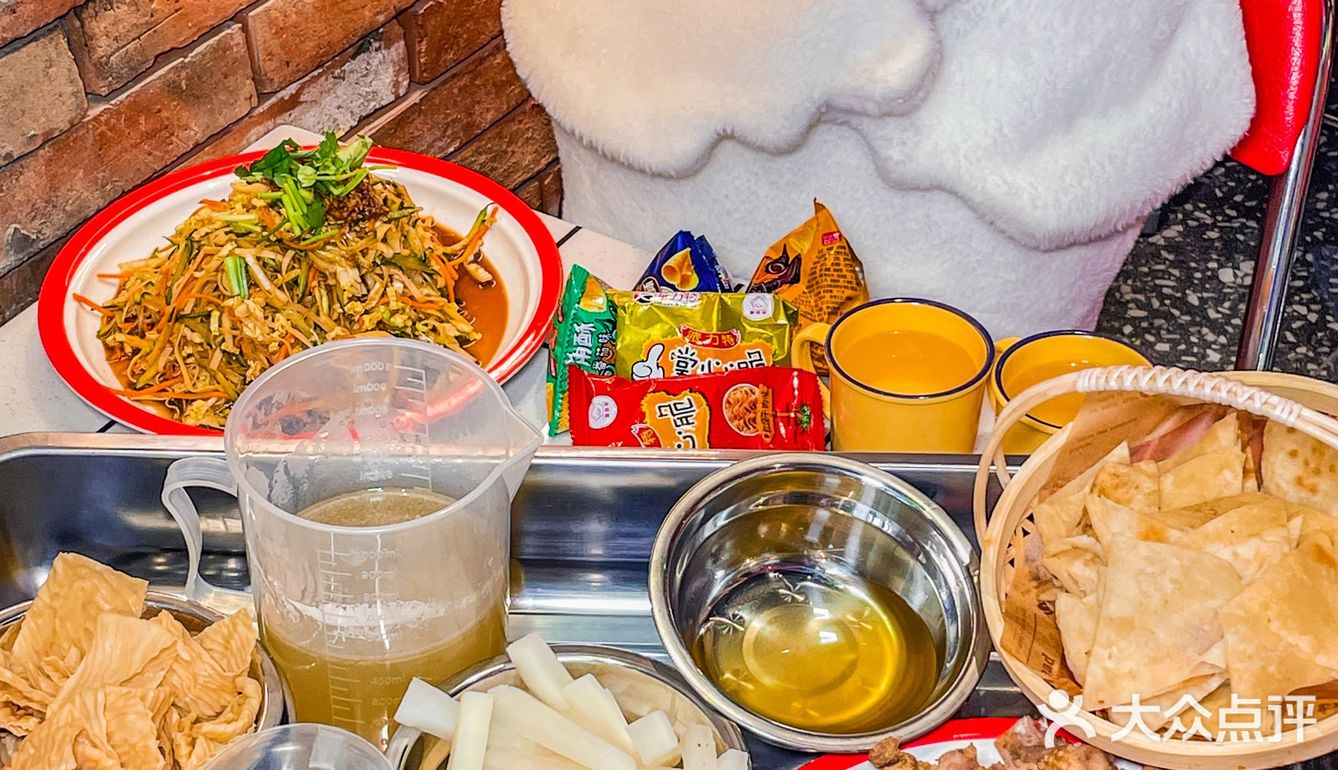东北娃子带来我吃很新的大鹅，还有巨火的“大饭包”，嘎嘎香