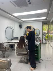 -首脑美发沙龙