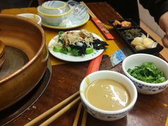 -洞庭洲·防空洞火锅·烧烤·铜锅涮肉(新百广场店)