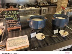 -圣丰索菲特·2 On 988 Café 自助餐厅