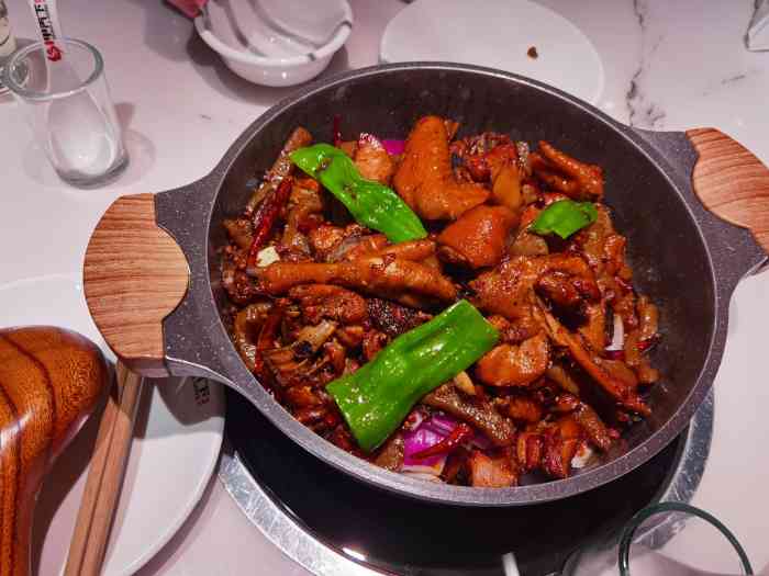味甲天下酱烧鸡(张湾店)-"[薄荷]环境:环境不错,位置很好找,有.