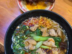 -爆炸头阿姨小四川正宗川味小吃(无任何分店)