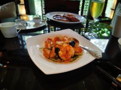 黑蒜大千虾球-北京四季酒店·采逸轩