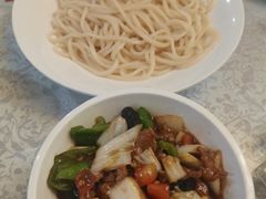 -汗腾格里·风味餐厅(新疆驻京办店)