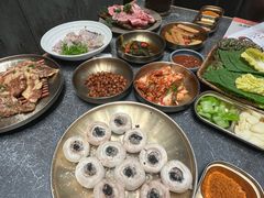 黑牛去骨秘制牛排-草家酱蟹炭火烤肉店(珲春南路一店)