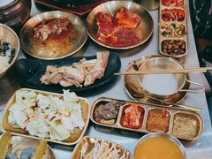 -胡悦里韩式烤肉(芝罘万达广场店)