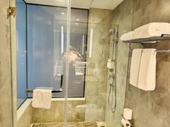 -上海虹桥西郊假日酒店