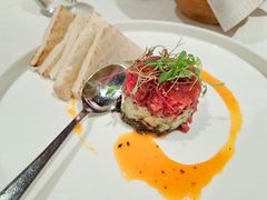 牛肉塔塔配牛油果黑橄榄酱-Solo(衡山路店)