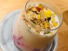 红心燕麦脆思慕雪-上芽食集(德思勤店)