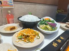 -老牌坊云南鱼豆花火锅(哈西万达店)