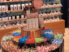 -Laderach 莱德拉(上海环贸iapm店)