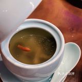 边走边吃
