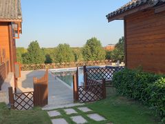 -梁子湖东篱老屋生态庄园