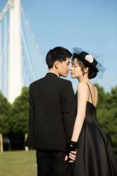 -雪中彩影婚纱摄影·微光艺术中心