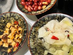 -红鼎豆捞·非遗鲍皇汤火锅(宝丰路店)